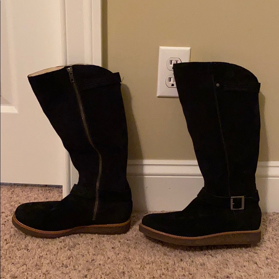 Ugg Tall Suede Black Boots Size 7 Never Worn